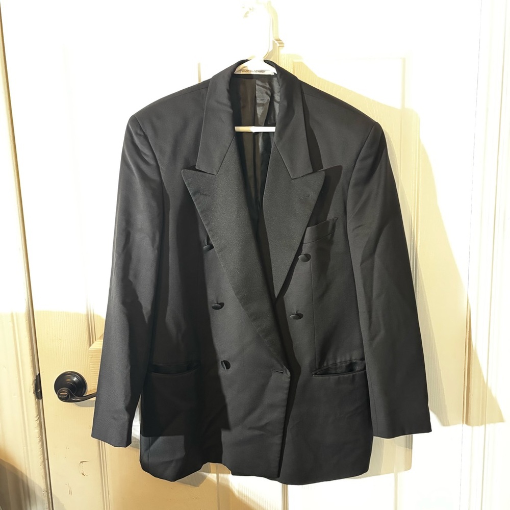 Vintage Hugo Boss Blazer 42R 100% Wool Made in Germany